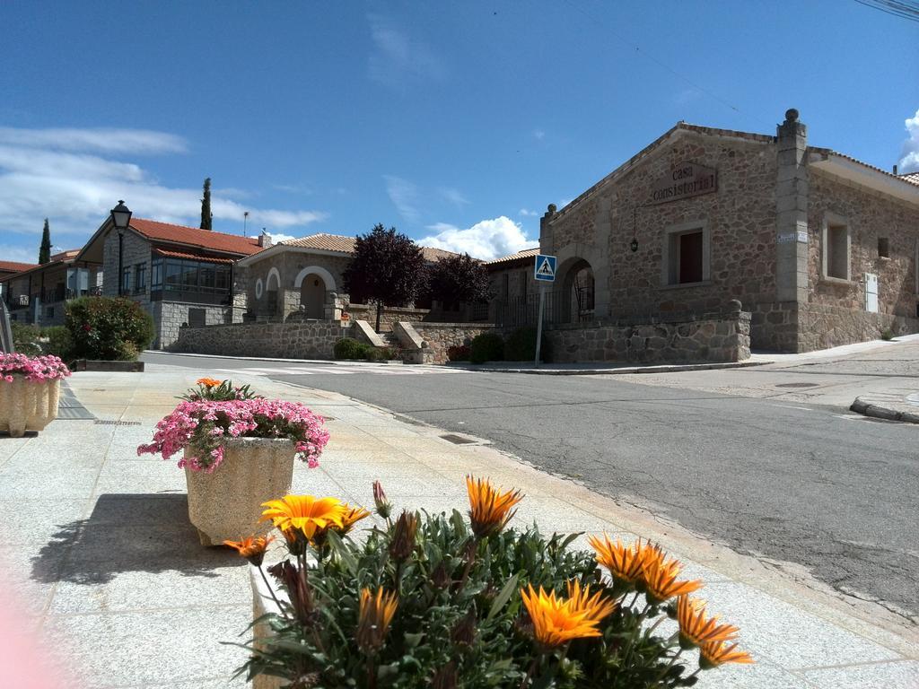 El Egio Guest House Cervera de Buitrago Bagian luar foto
